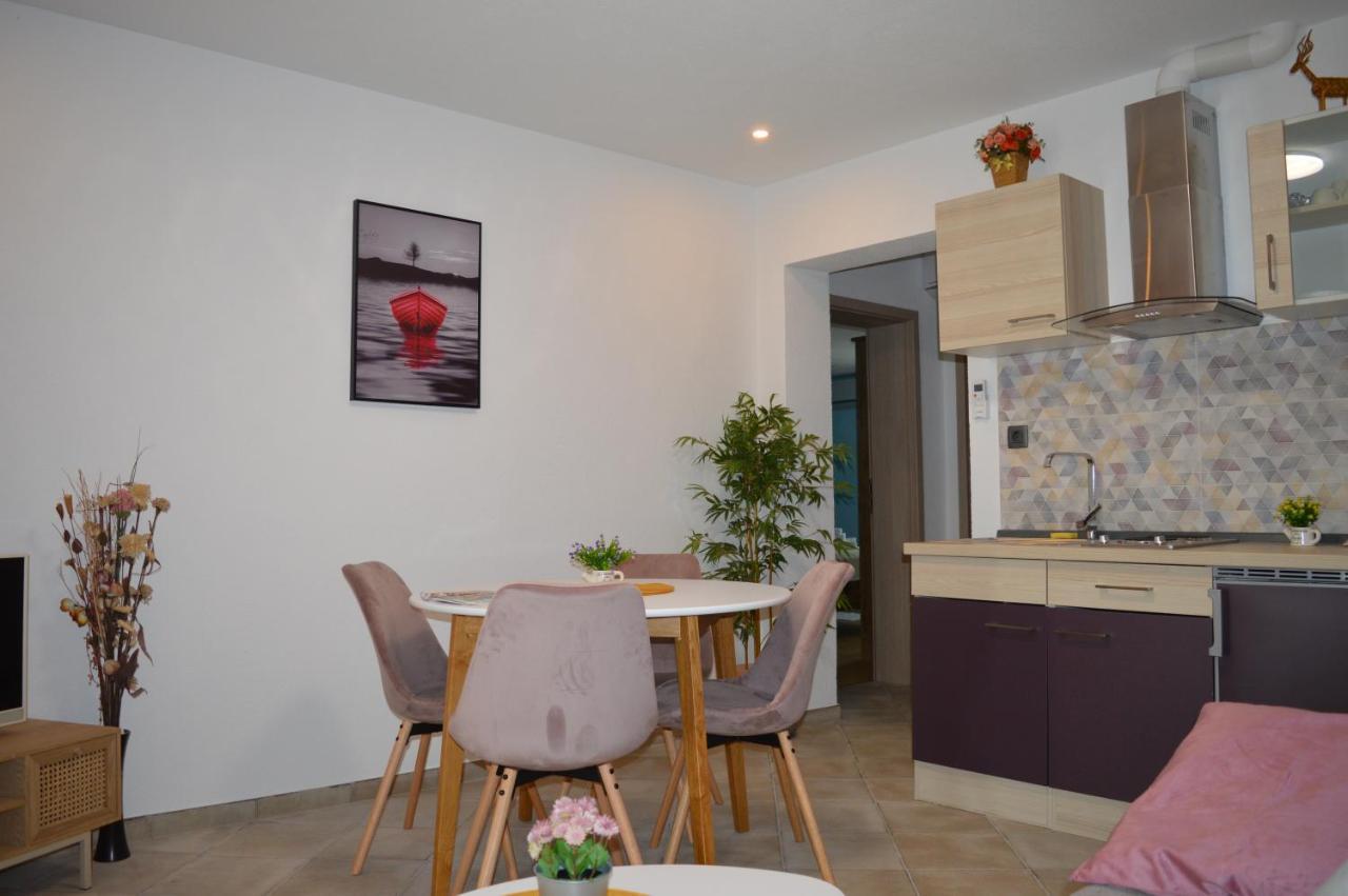 Studio Apartments Luka Biograd - Benkovac Exterior foto