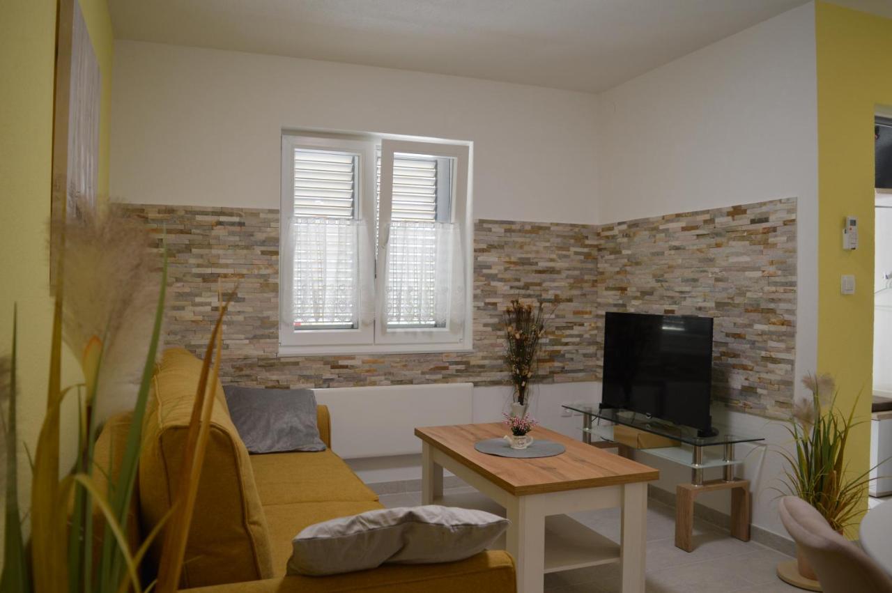 Studio Apartments Luka Biograd - Benkovac Exterior foto