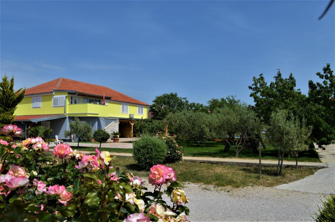 Studio Apartments Luka Biograd - Benkovac Exterior foto